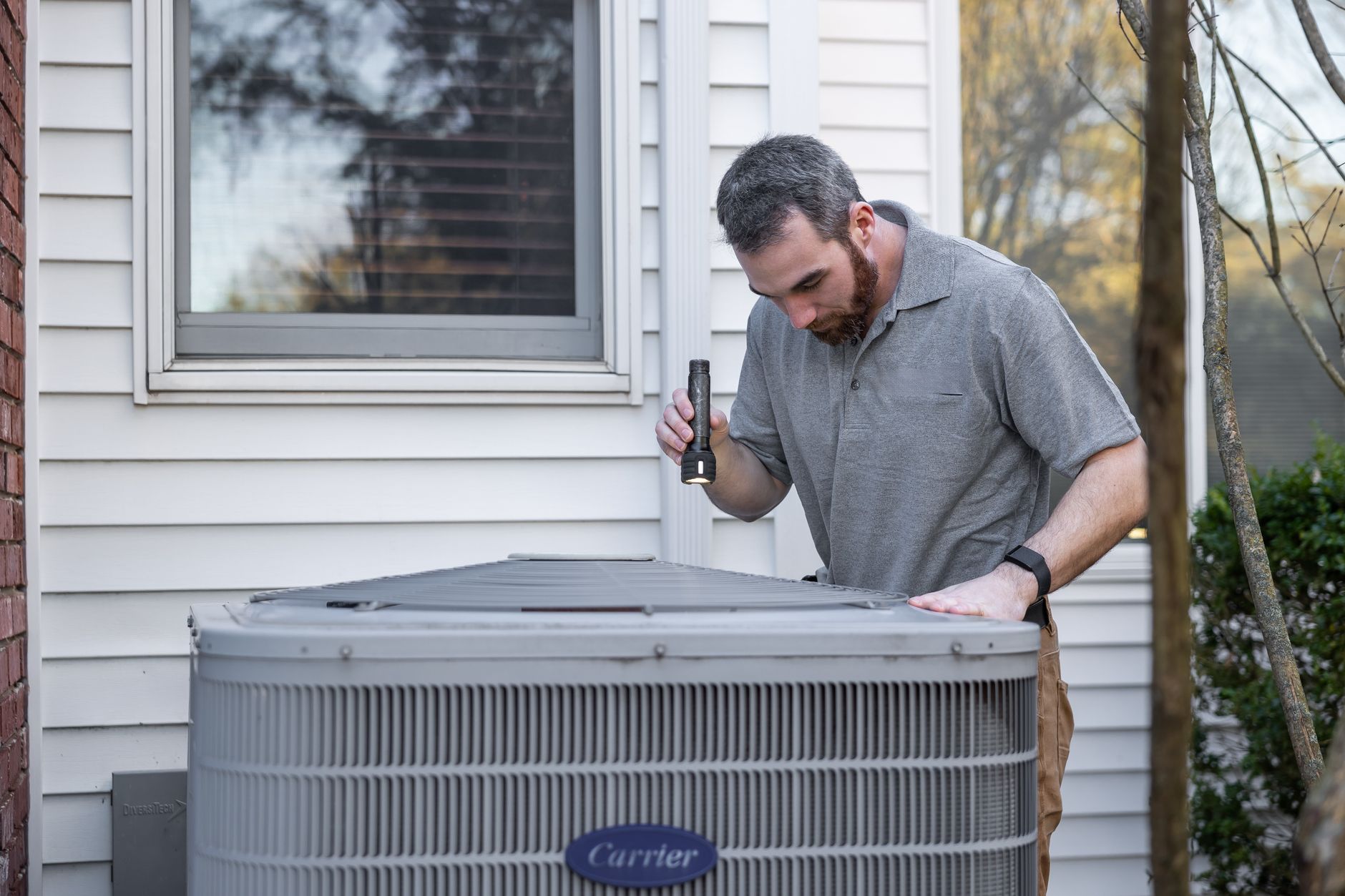 comparing-after-hours-answering-services-and-dispatchers-for-hvac-team Comparing After-Hours Answering Services and Dispatchers for HVAC Teams